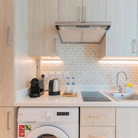 Studio With Pool And Private Beach Access On Palm Jumeirah Dubai Bagian luar foto