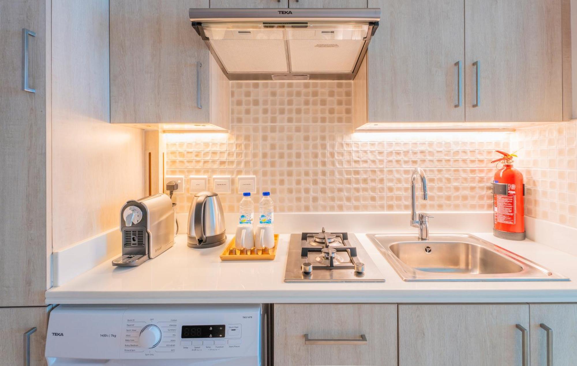 Studio With Pool And Private Beach Access On Palm Jumeirah Dubai Bagian luar foto