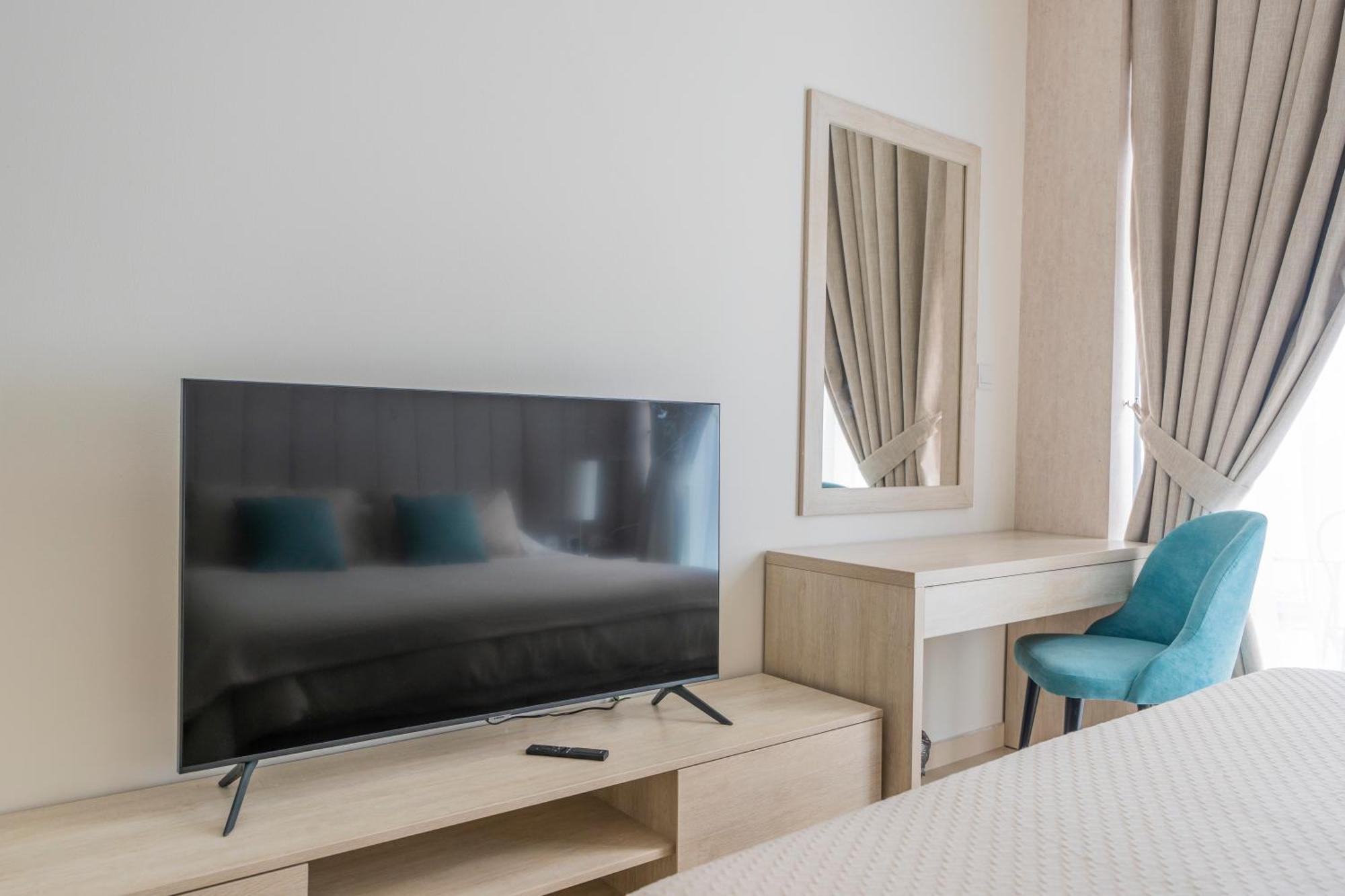 Studio With Pool And Private Beach Access On Palm Jumeirah Dubai Bagian luar foto
